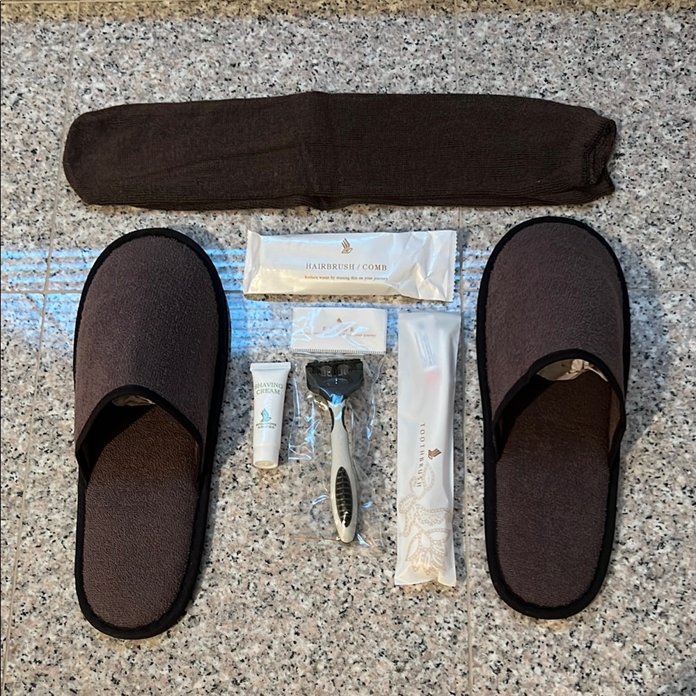 NWT Singapore Airlines amenities slippers, socks, brush/comb, toothbrush, razor